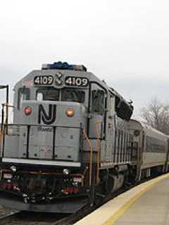Commuter Claims NJ Transit Dumps Sewage In Pearl River