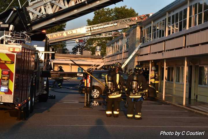 Fire Breaks Out At Hicksville Days Inn