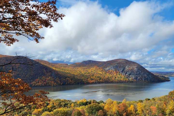 Peak Fall Colors: Ideal Foliage Leaf-Peeping Weather To Arrive