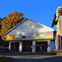 <p>Native and Himalayan Views souvenir shop along the Mohawk Trail in Charlemont removed the 20-foot-tall Native American statue in front of the Route 2 store.</p>