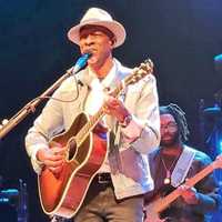 <p>Keb&#x27; Mo&#x27; performs with his band at the Charleston Music Hall last month.</p>