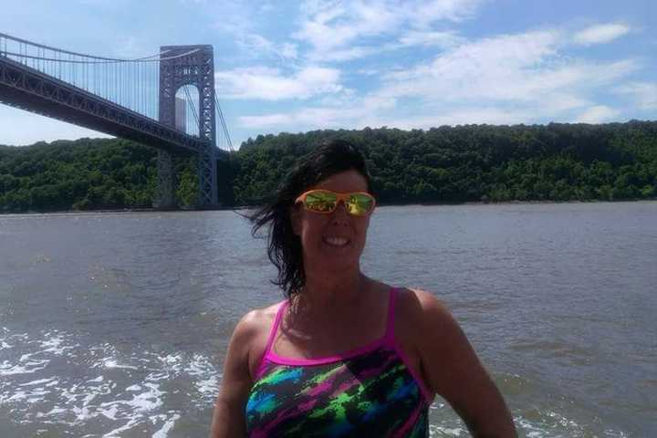 Look For Area Mom, International Marathon Swimmers Under The GWB Saturday