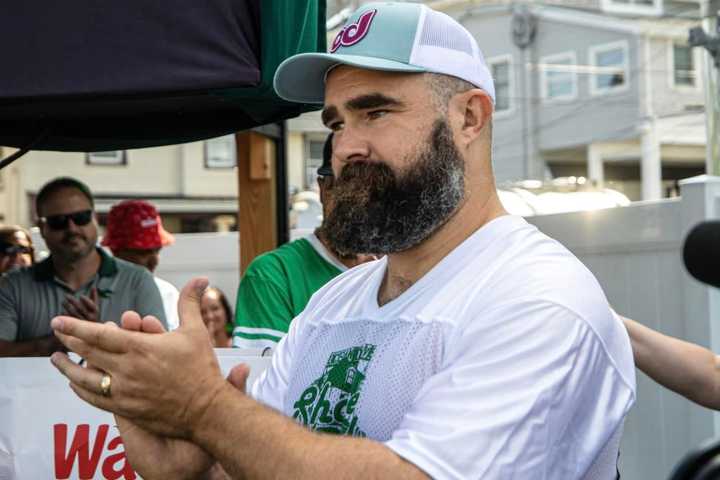 Kelce Chugs 5-Second Beer, Pours Shots For Good Cause At Sea Isle Bar