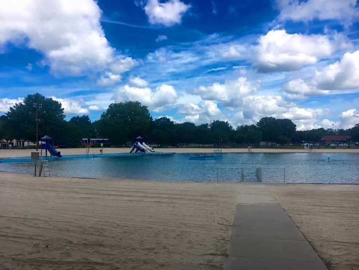 Fair Lawn&#x27;s Memorial Pool