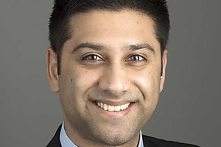 UPenn Grad, Doctor Masturbated On Flight In Front Of 14-Year-Old Girl: Feds