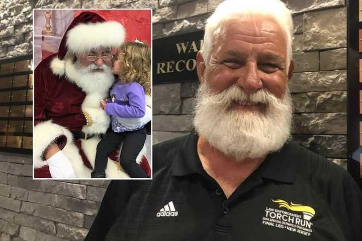 Here’s A Christmas Poll For You: Everyone Loves Lyndhurst’s Santa Sarnoski