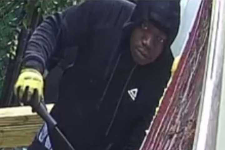 SEEN THEM? Newark Police Seek Stove Thieves