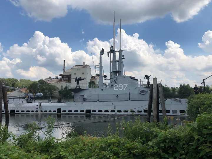 The USS Ling was flooded by whoever took the plaques.