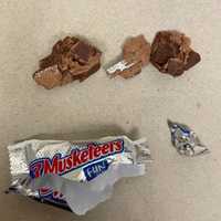 13-Year-Old NY Girl Finds Razor Blade After Trading Halloween Candy, Police Say