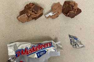 13-Year-Old Suffolk Girl Finds Razor Blade After Trading Halloween Candy, Police Say