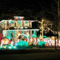 Know Any CT Homes With Amazing Holiday Lights? Help Us Find The Merriest Displays