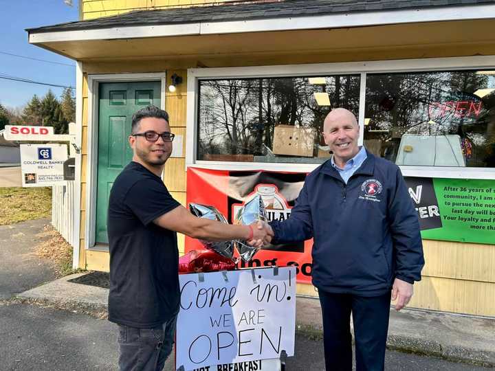 Stony Point Supervisor Jim&nbsp;Monaghan stopped by Maguilar Cafe to welcome new owner Genser Marroquin.&nbsp;