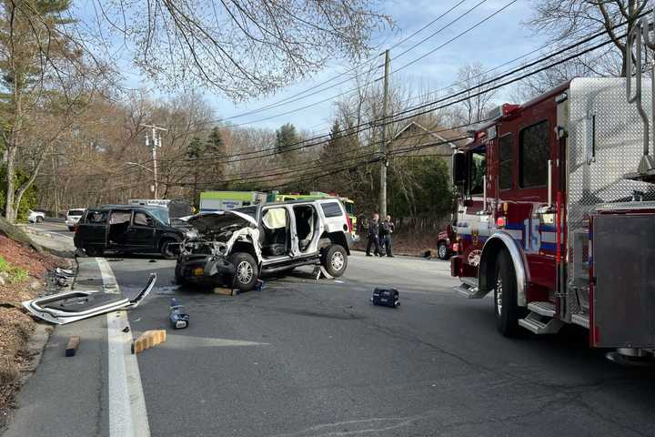 2 Injured In 2-Car Crash On Sprain Brook Parkway In Hartsdale