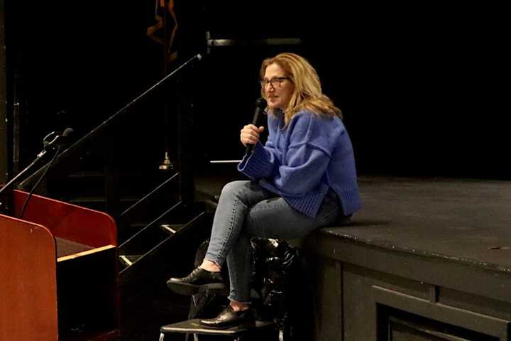 'Sopranos' Star Edie Falco Stops By High School In Region