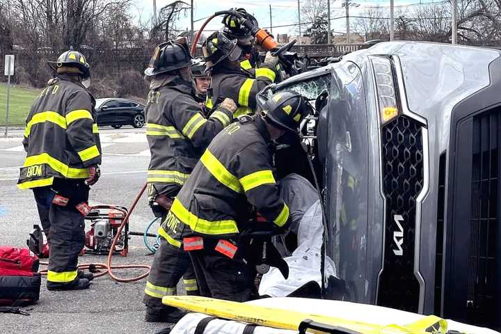 HEROES: Englewood's Bravest Free Passenger From Overturned SUV, Police Say Driver Ran Light