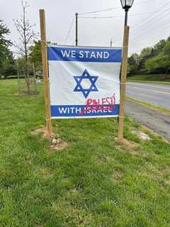 'We Stand With Israel' Banner In Front Of Rockville Synagogue Vandalized