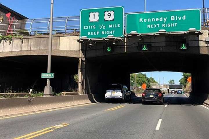 Officer Helps Rescue Motorist In Heart-Attack Crash Near Lincoln Tunnel