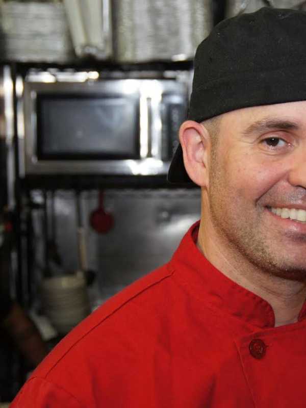 Cast Iron Chef At Marisa’s in Trumbull Fires Up 4-Pound Porterhouses
