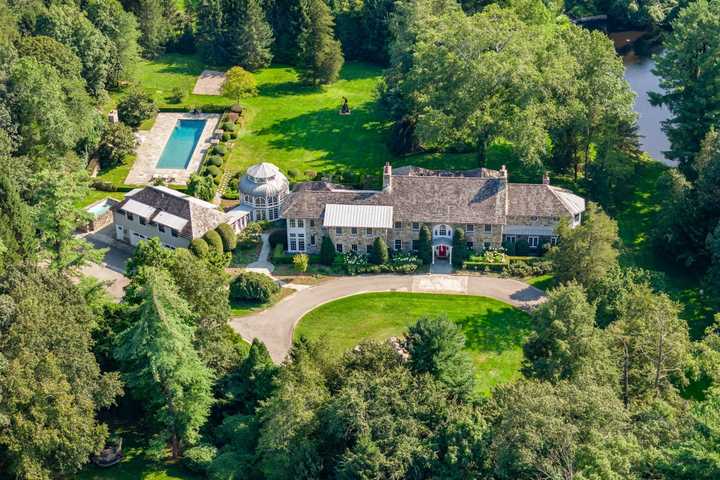 Mary Tyler Moore's Greenwich Estate Hits Market For $21.9 Million