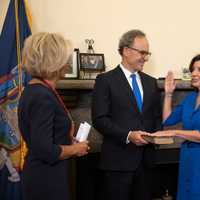 <p>Governor Kathy C. Hochul being sworn in.</p>