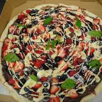 <p>Dessert pie (fruit and Nutella) from The Godfather.</p>