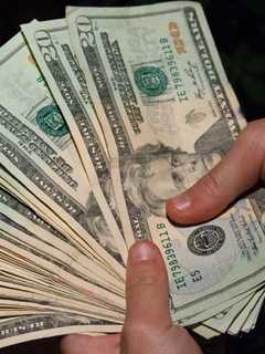 Bogota Considers No-Cash Policy For Payments