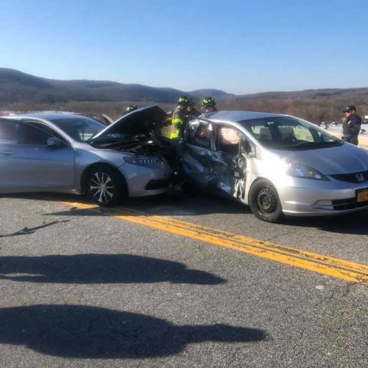 A four-vehicle crash is backing up traffic in Woodbury.