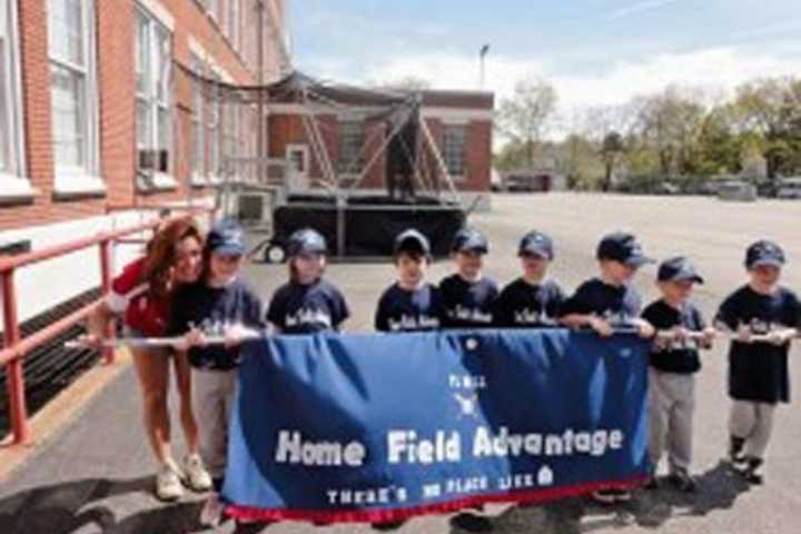 Pompton Lakes Pizza Night Benefits Little League