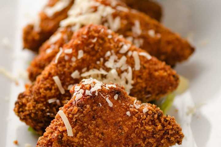 CT Eatery's Mozzarella Sticks Among Best In US, Website Says