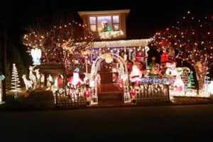 Stratford Opens Voting For Favorite Christmas-Decorated Home In Town