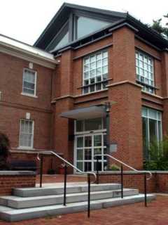 Fairfield Library Seeking Teen Volunteers For Summer