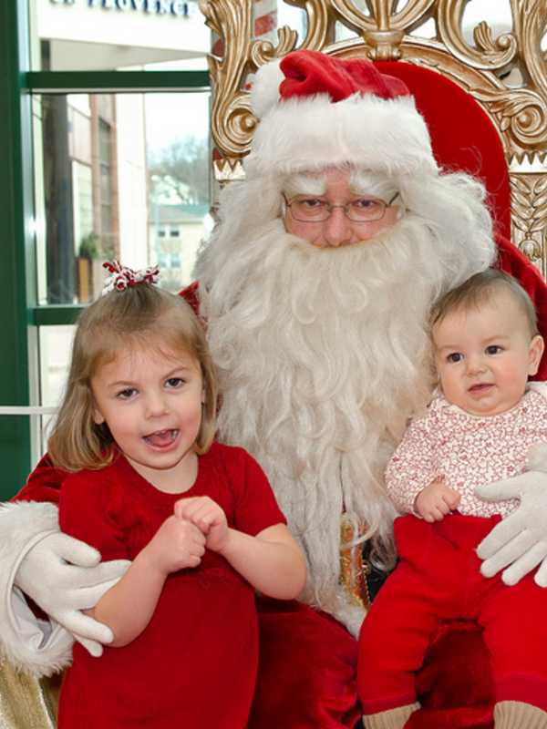 Reserve Time With Santa Claus At Paramus Park Mall