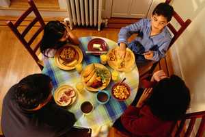 Making Family Dinners Great Again: How Children Benefit From Home Cooking