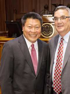 State Sen. Hwang Greets Bridgeport's St. Vincent Medical Center At Capitol