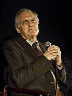 Bergen's Alan Alda Reveals That He Has Parkinson's Disease