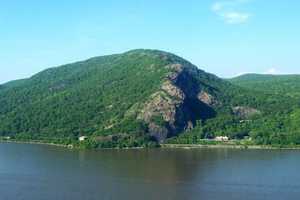 Woman Rescued On Breakneck Ridge 