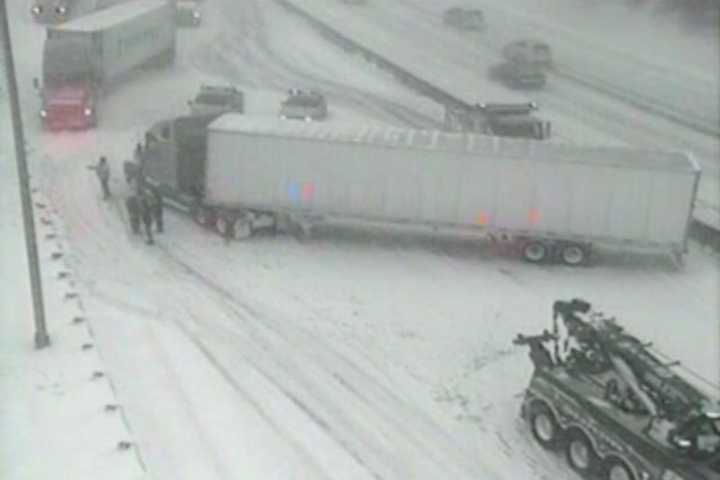 Connecticut State Police Respond To Nearly 100 Accidents During Snowstorm