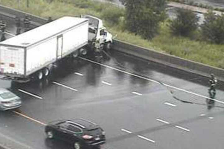 Driver Gets Ticket After Tractor-Trailer Jackknifes On I-95 In Bridgeport