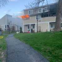 <p>Winds helped spread fire at an area apartment complex.</p>