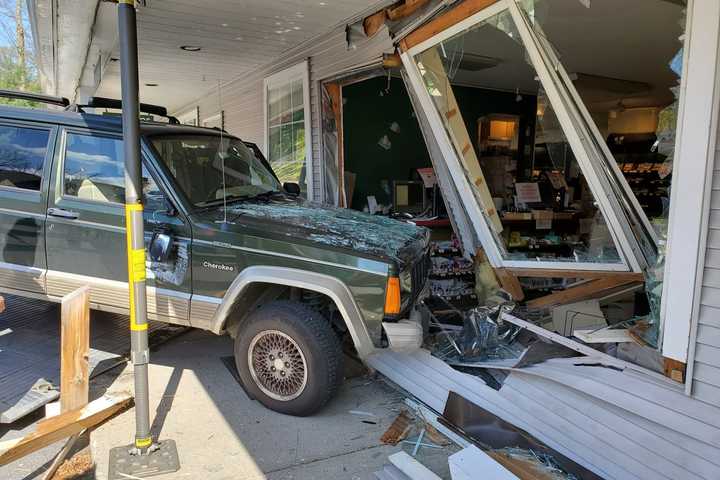 Photos: Jeep Crashes Into Popular Food Store In Rhinebeck