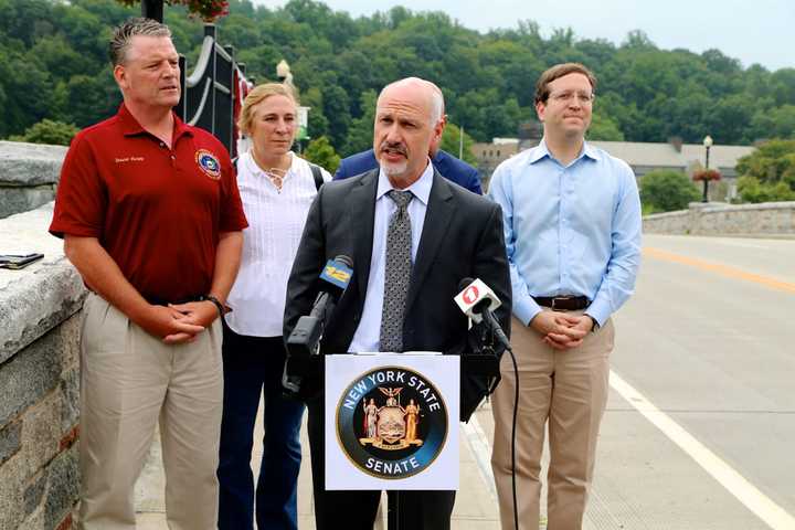 Sen. Terrence Murphy, Councilwoman Hala Makowska, Supervisor Rob Greenstein and Assem. David Buchwald talk about the Hunts Place cleanup.