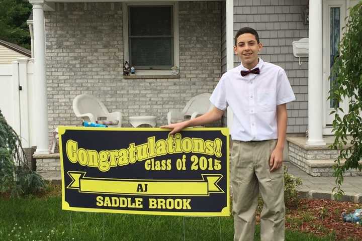 Saddle Brook Mom Selling Graduation Lawn Signs To Benefit Football Team