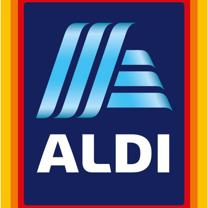 A new Aldi grocery store has opened in Nanuet.