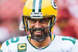 Aaron Rodgers Lands In NJ, Introduced As New Jets QB