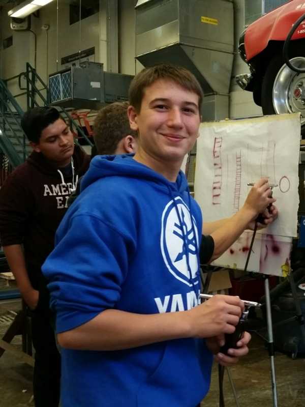 BOCES Tech Students Dazzled by Airbrush Artist