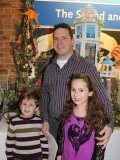 Trumbull Man Among Norwalk Aquarium Lighthouse Contest Winners