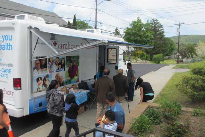 ArchCare, HRHCare Mobile Health Partnership Launch New Mobile Health Center