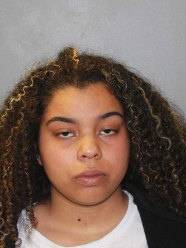 New Haven Resident Assaults Hamden Woman With Knife, Police Say