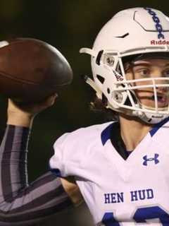 Hen Hud Varsity QB Nick Cunningham Named Con Ed Athlete Of The Week