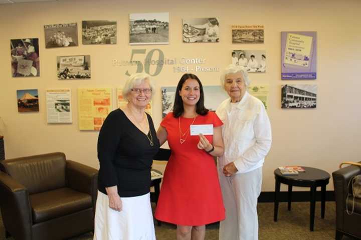 Auxiliary Donates $20,000 To Putnam Hospital Center